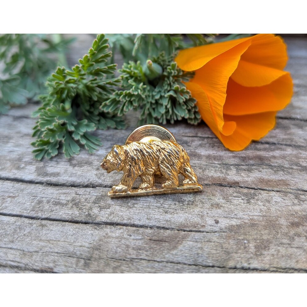 Vintage California Grizzly Bear Tie Tack // Gold Tone Metal Bear Hat Pin